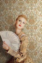 Bold Classical Damask design wallpaper Light Gold Code 5804-1 - Image 3