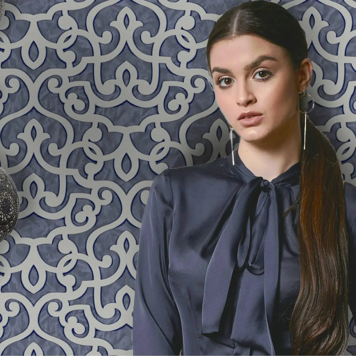 Bold neoclassical damask ornament wallpaper Black Code 7810-4 - Image 2